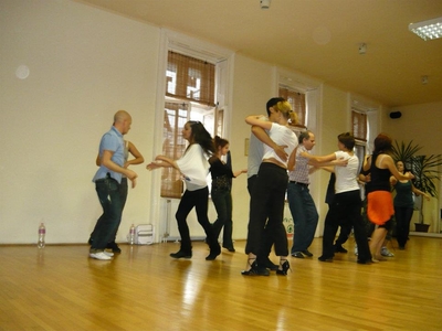 MIRÁVOS Dance Studio